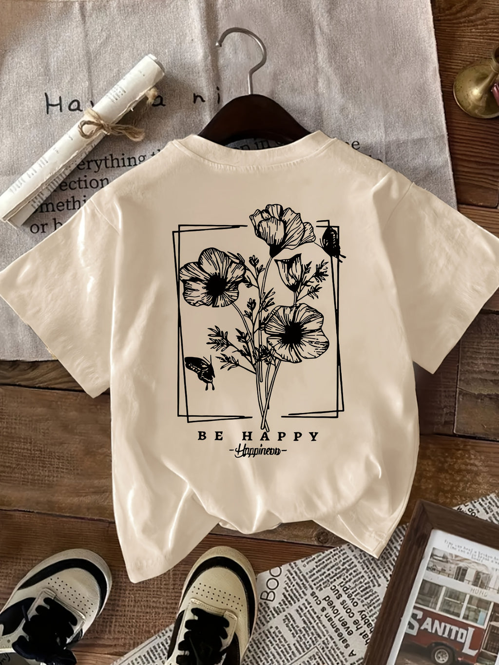 T-shirt grande taille à imprimé fleuri, coupe ample, détail du tissu