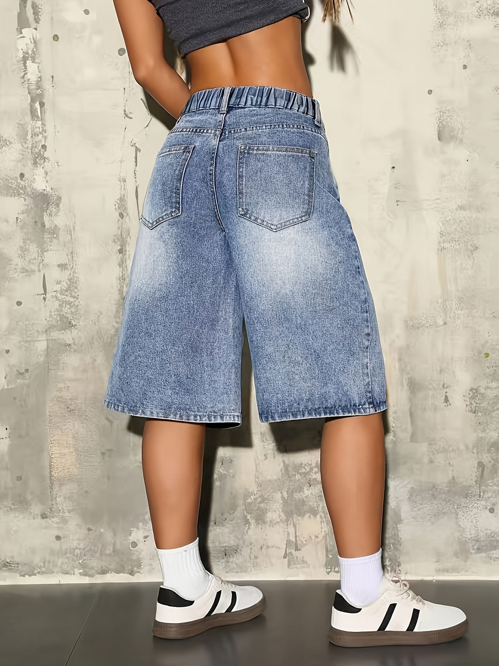 Short grande taille, coupe évasée, toucher naturel, vu de dos