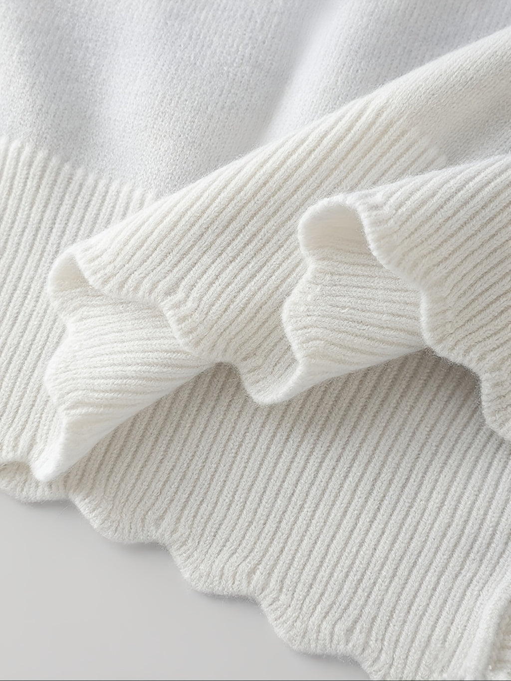 Gilet grande taille, volants, tombé fluide, chaleur d'hiver, gros plan