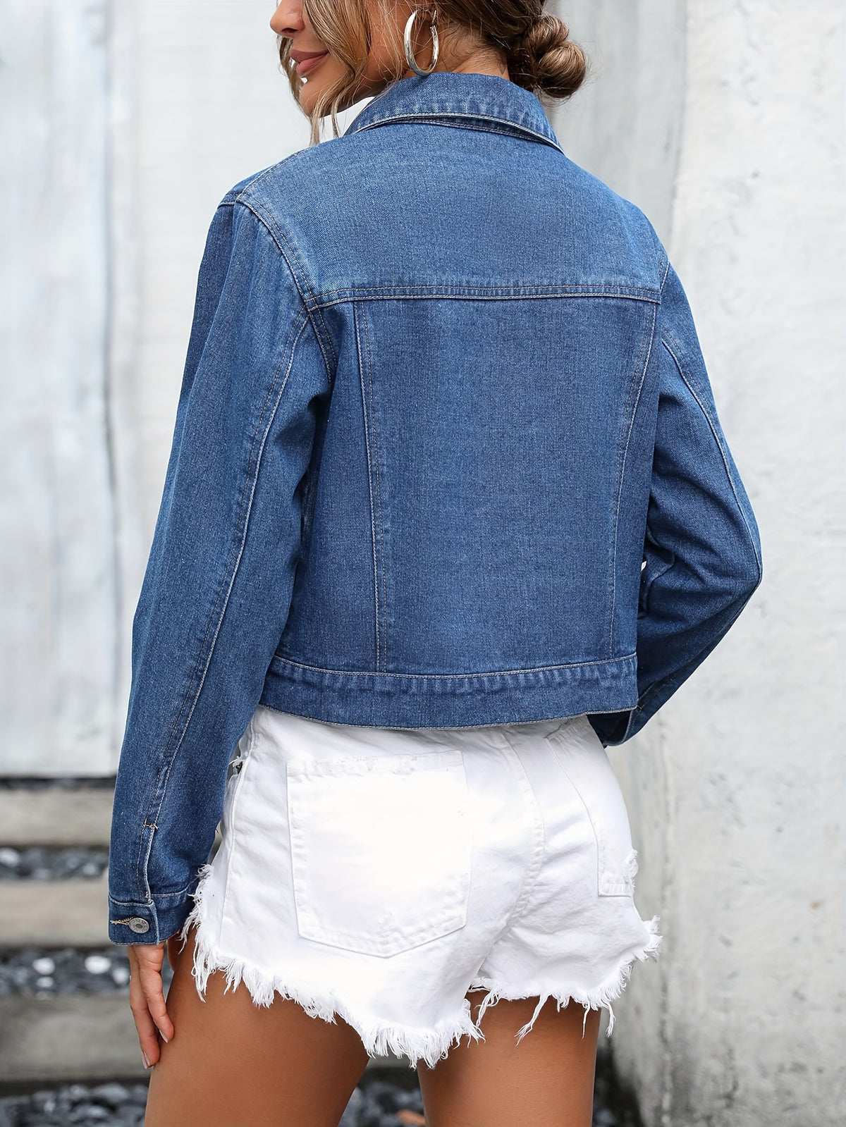 Veste grande taille, manches longues, tenue franche, denim classique, tissu opaque
