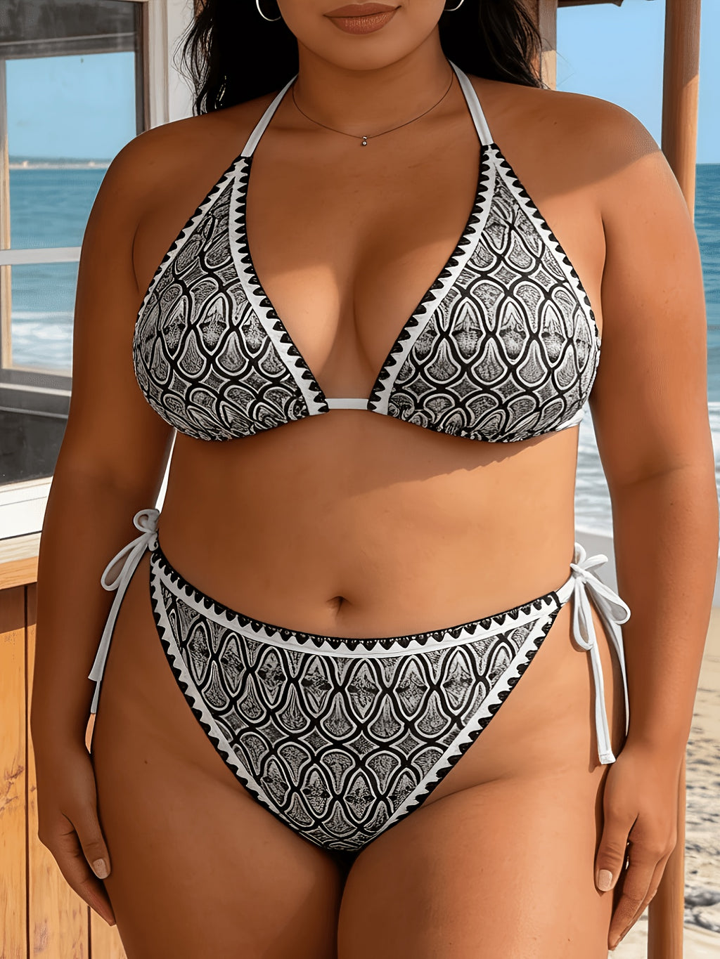 Maillot de bain grande taille à imprimé géométrique, épaules dénudées, mise en situation