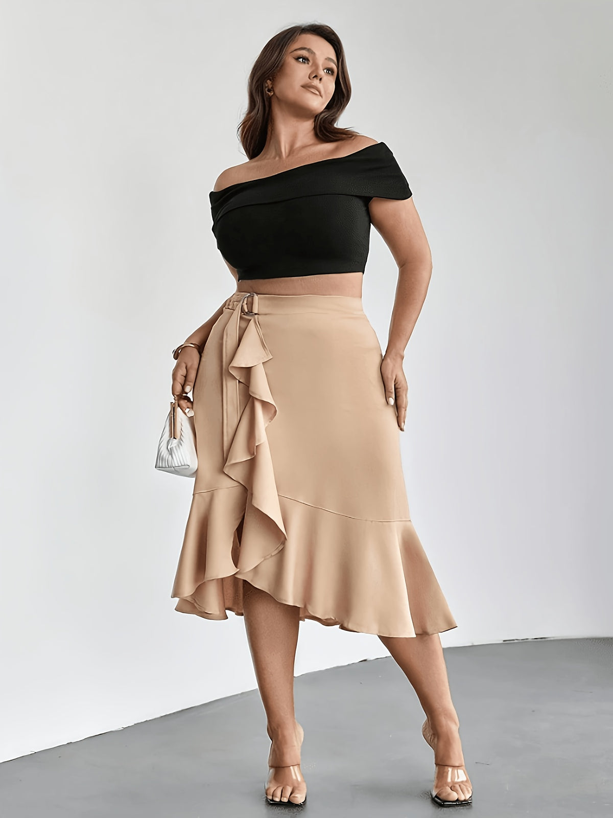 Jupe grande taille, allure élégante, porté de face
