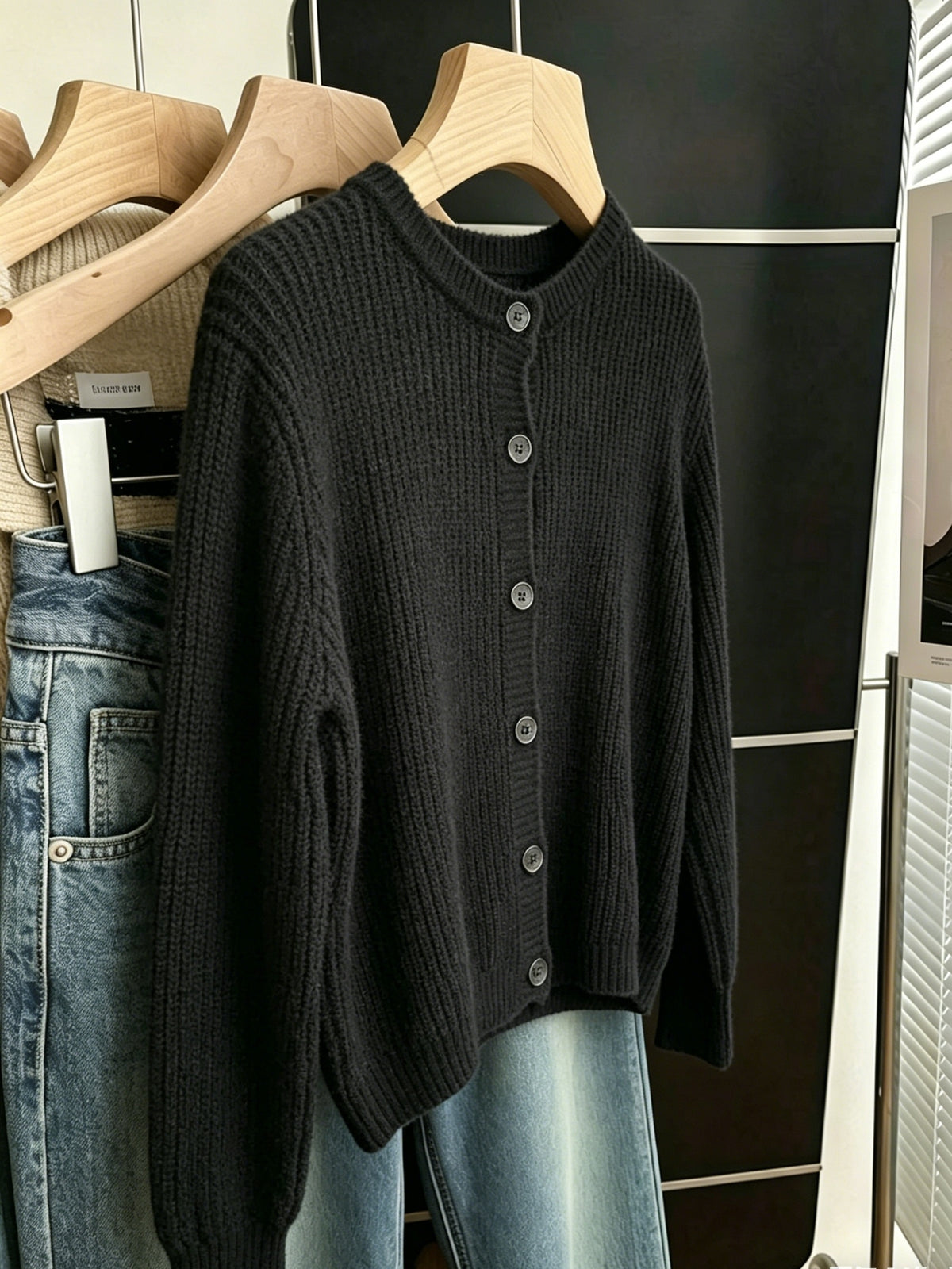 Cardigan grande taille, coupe oversize, manches longues, toucher moelleux, porté de face
