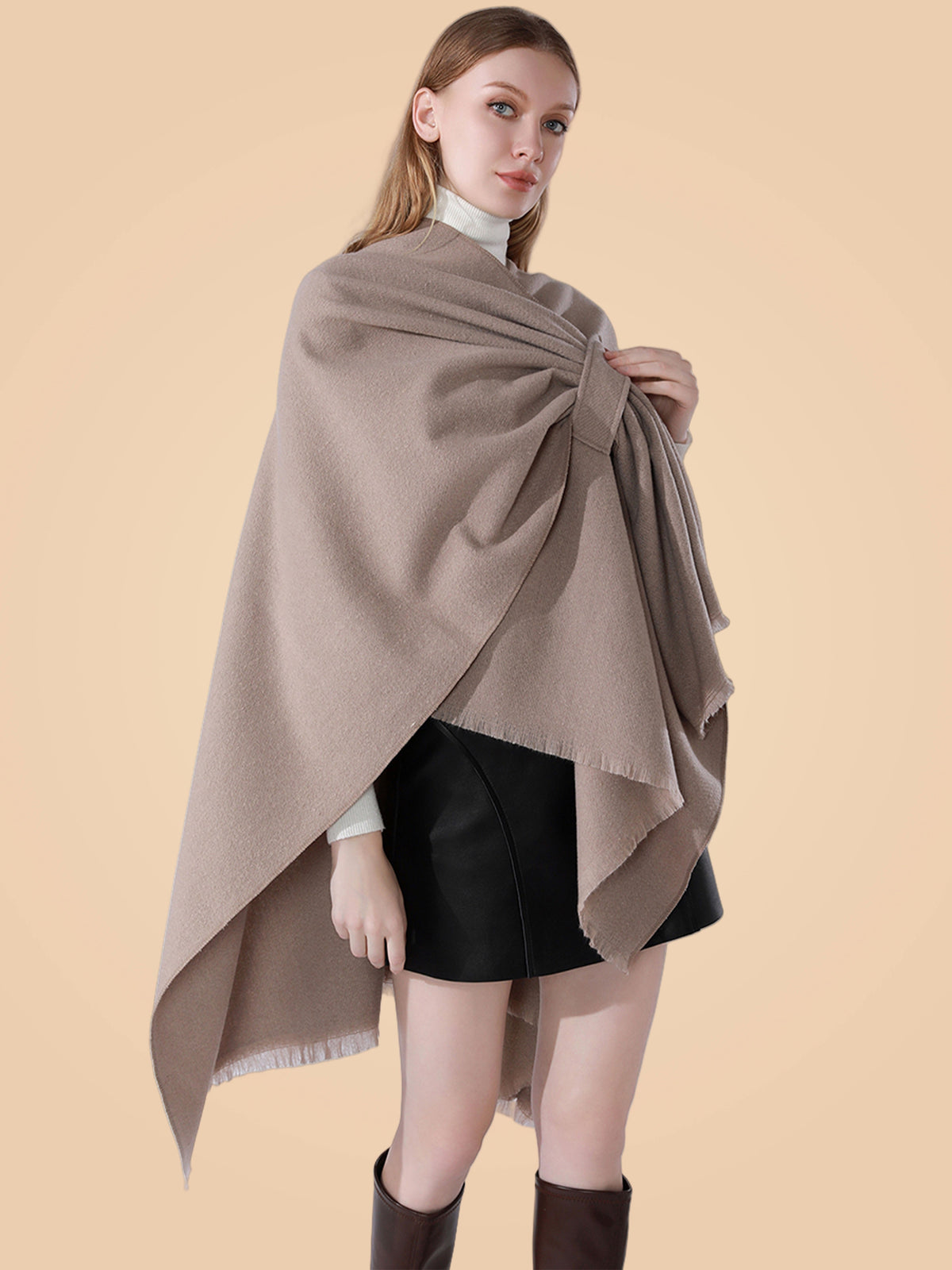 Châle grande taille, coupe oversize, toucher moelleux, chaleur d'hiver, détail du tissu