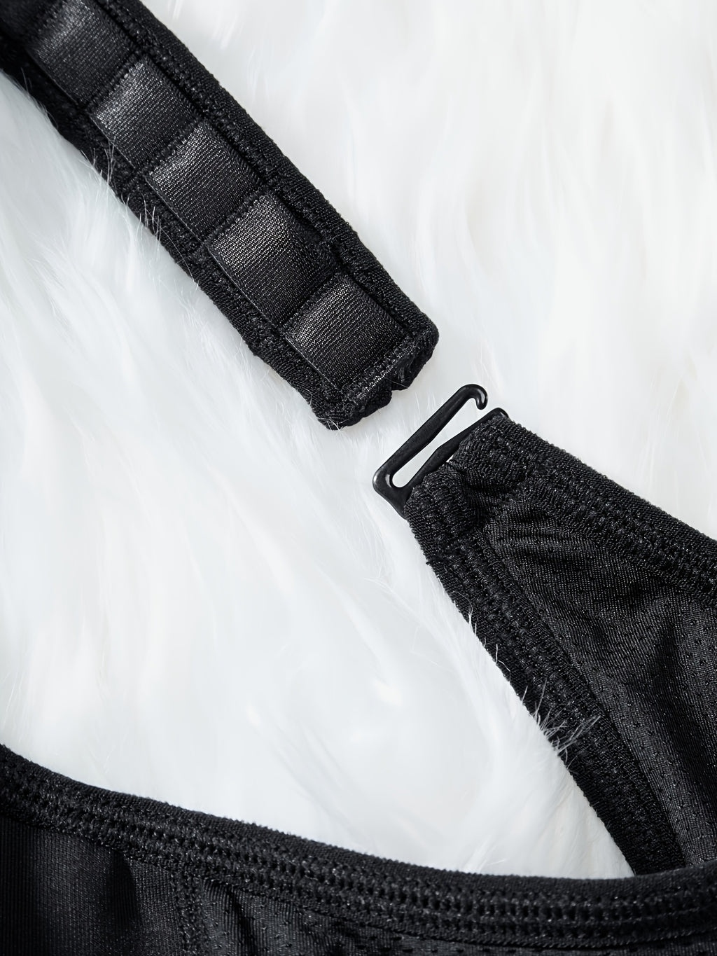 Soutien-gorge grande taille — Crochet plat sur la bretelle