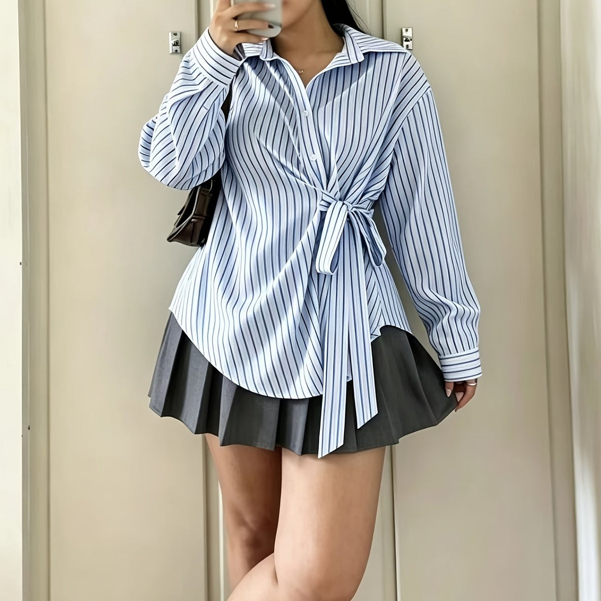 Chemise grande taille à rayures, ligne nette — composition : 100% Polyester Image