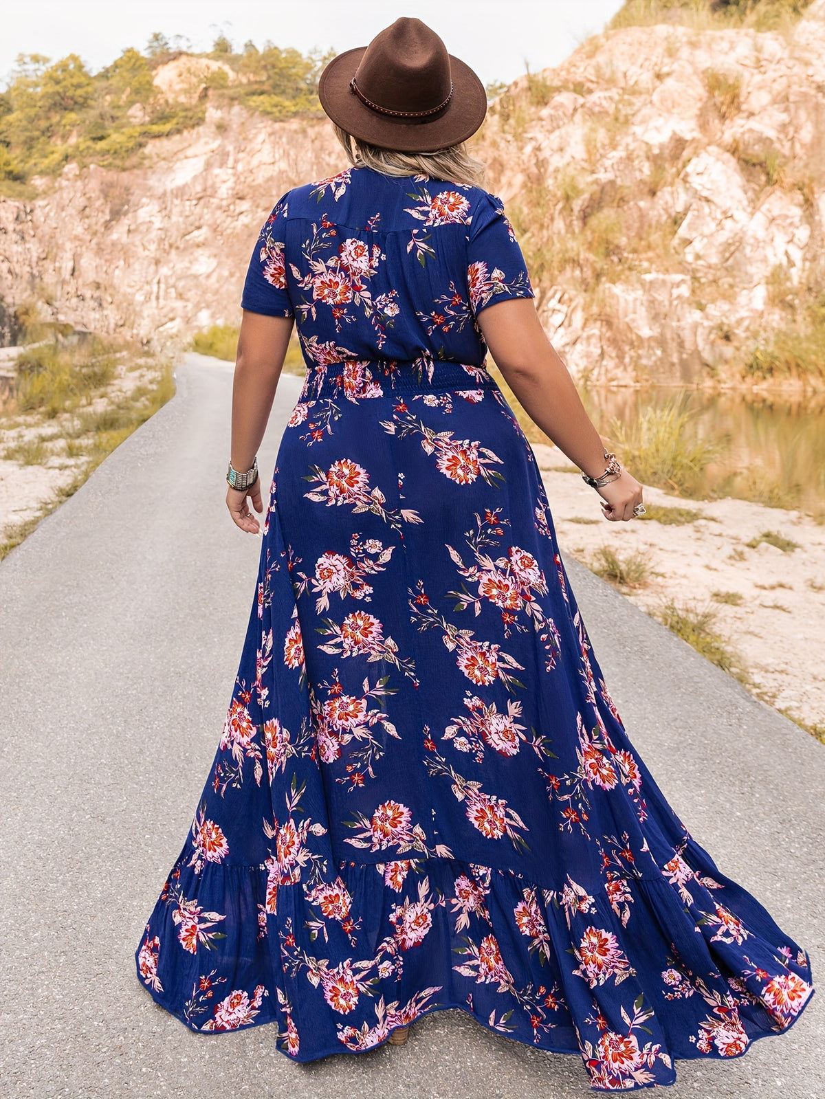 Robe longue grande taille — Fleurie à patte boutonnée viscose