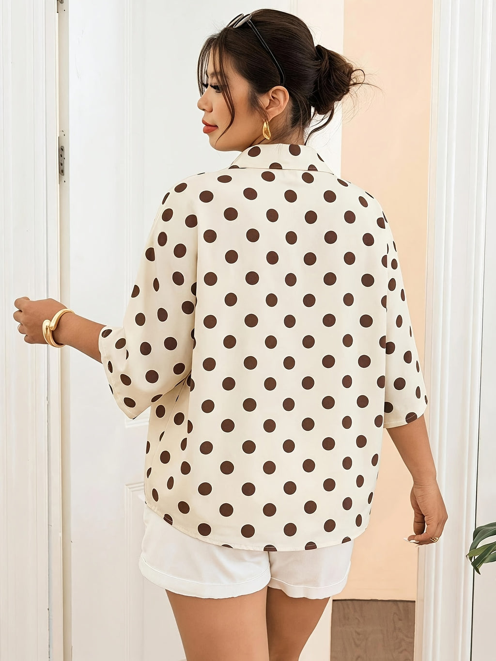 Chemise grande taille à pois, coupe oversize, manches courtes, tissu opaque