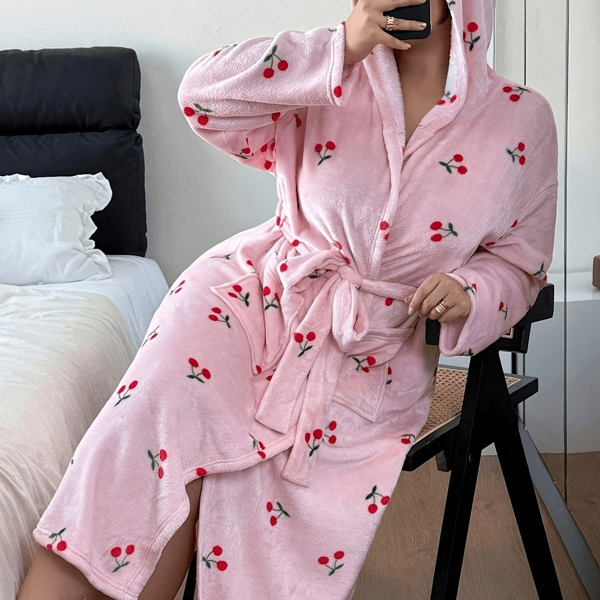 Peignoir grande taille, coupe ample, capuche, chaleur d'hiver — matière : polyester Image