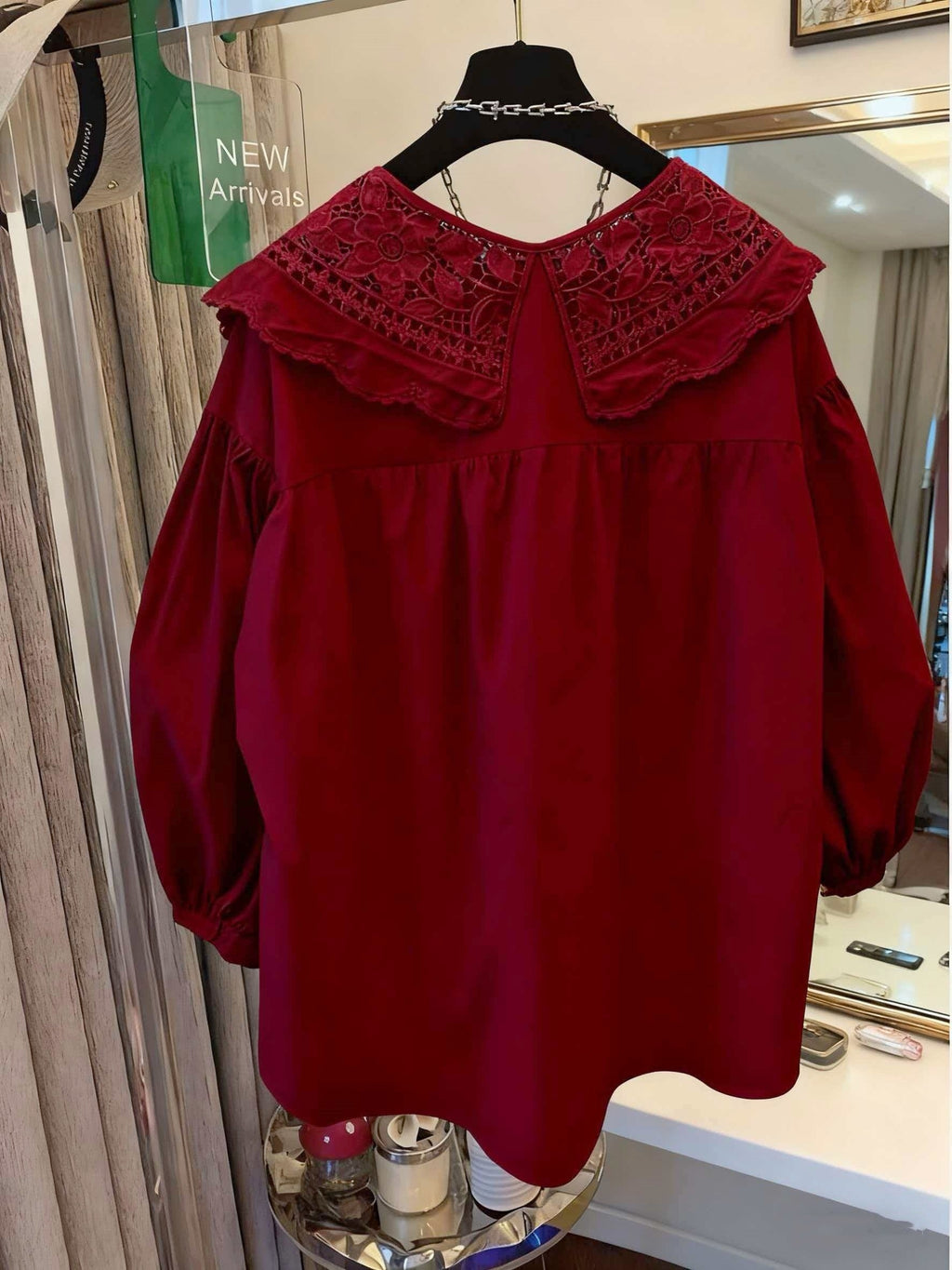 Blouse grande taille en dentelle, volants, effet ajouré, visuel produit