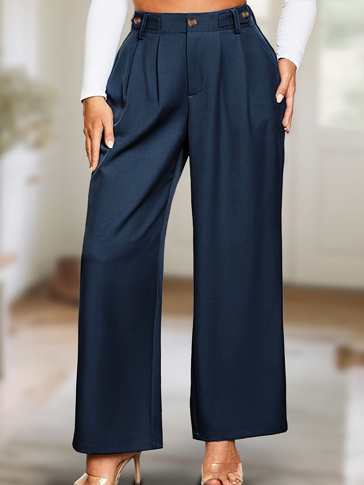 Pantalon grande taille, coupe droite, ligne nette, vue de profil