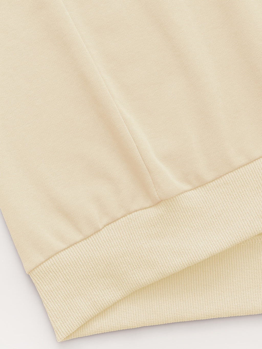 Sweat grande taille, col rond, capuche, toucher naturel, détail du tissu