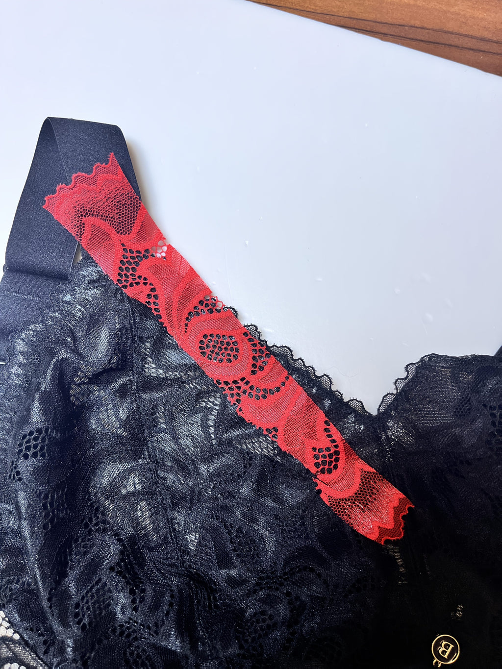 Soutien-gorge grande taille en dentelle, effet ajouré, autre coloris
