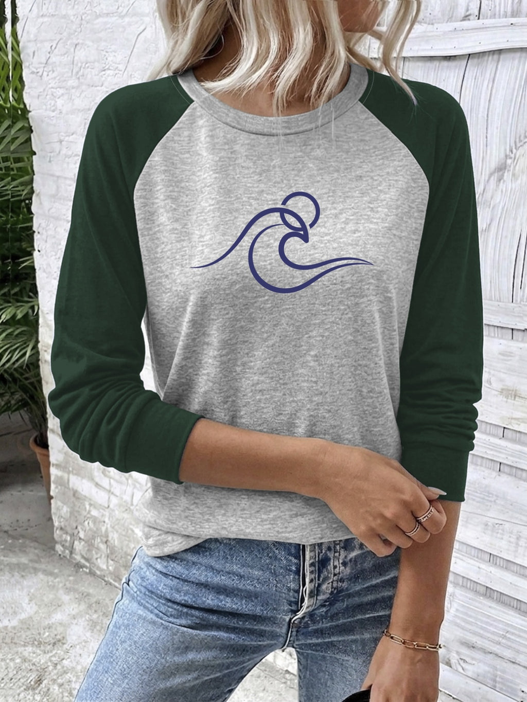 T-shirt grande taille, coupe ample, manches longues, toucher naturel, détail du col