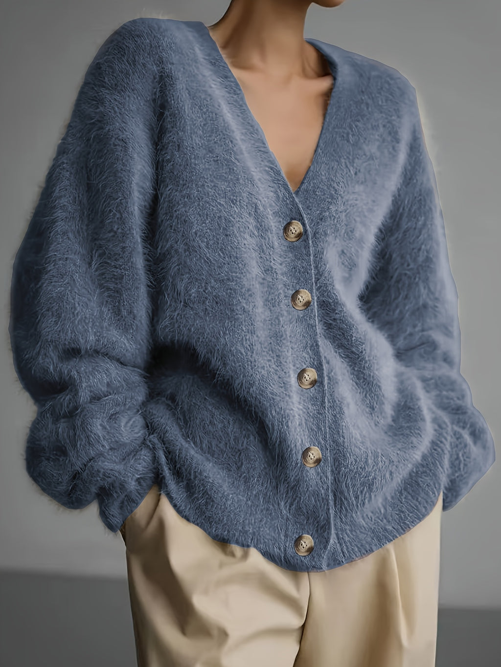 Cardigan grande taille, coupe oversize, boutonnage, manches longues, détail du col