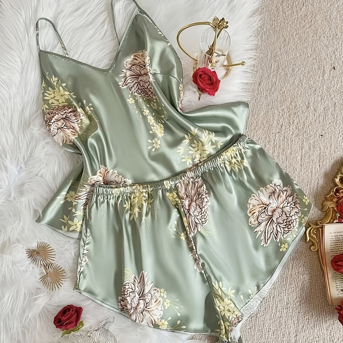 Ensemble grande taille en satin à imprimé fleuri, tombé fluide, ligne affirmée — matière : polyester Image