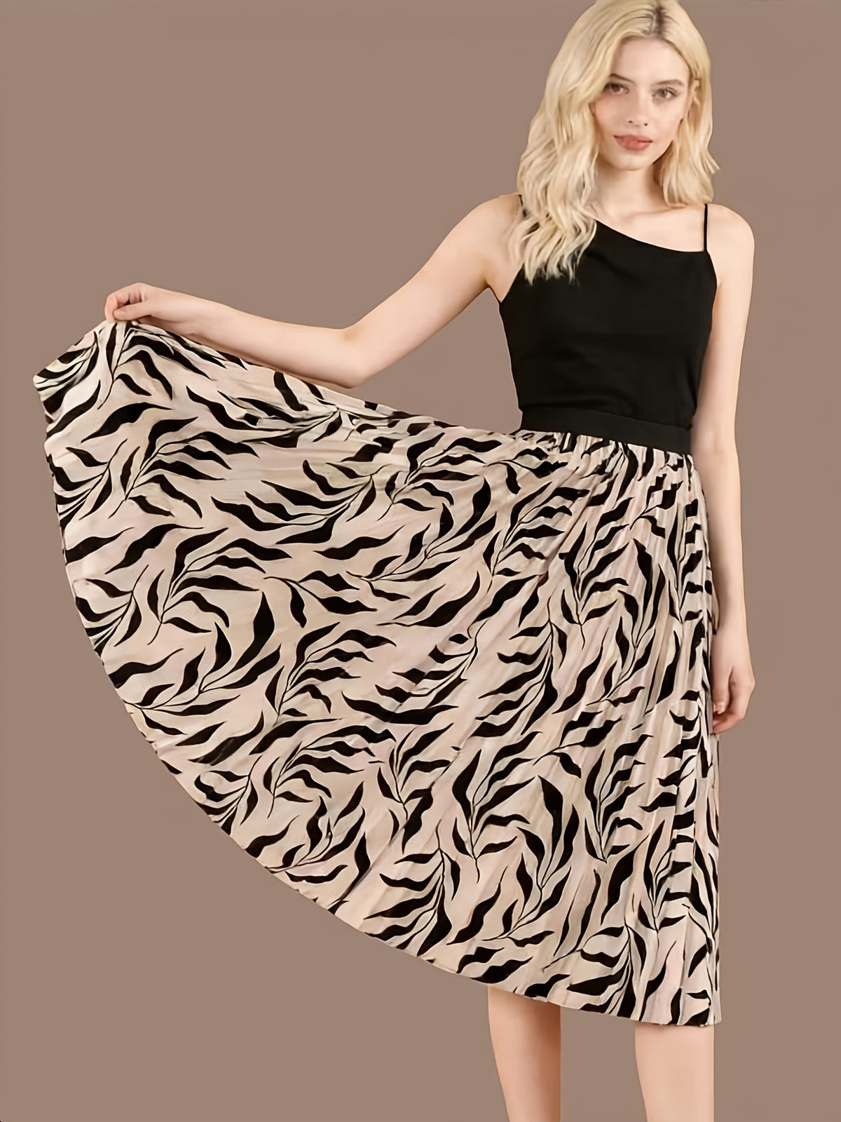 Jupe grande taille, coupe évasée, allure élégante — composition : 100% Polyester