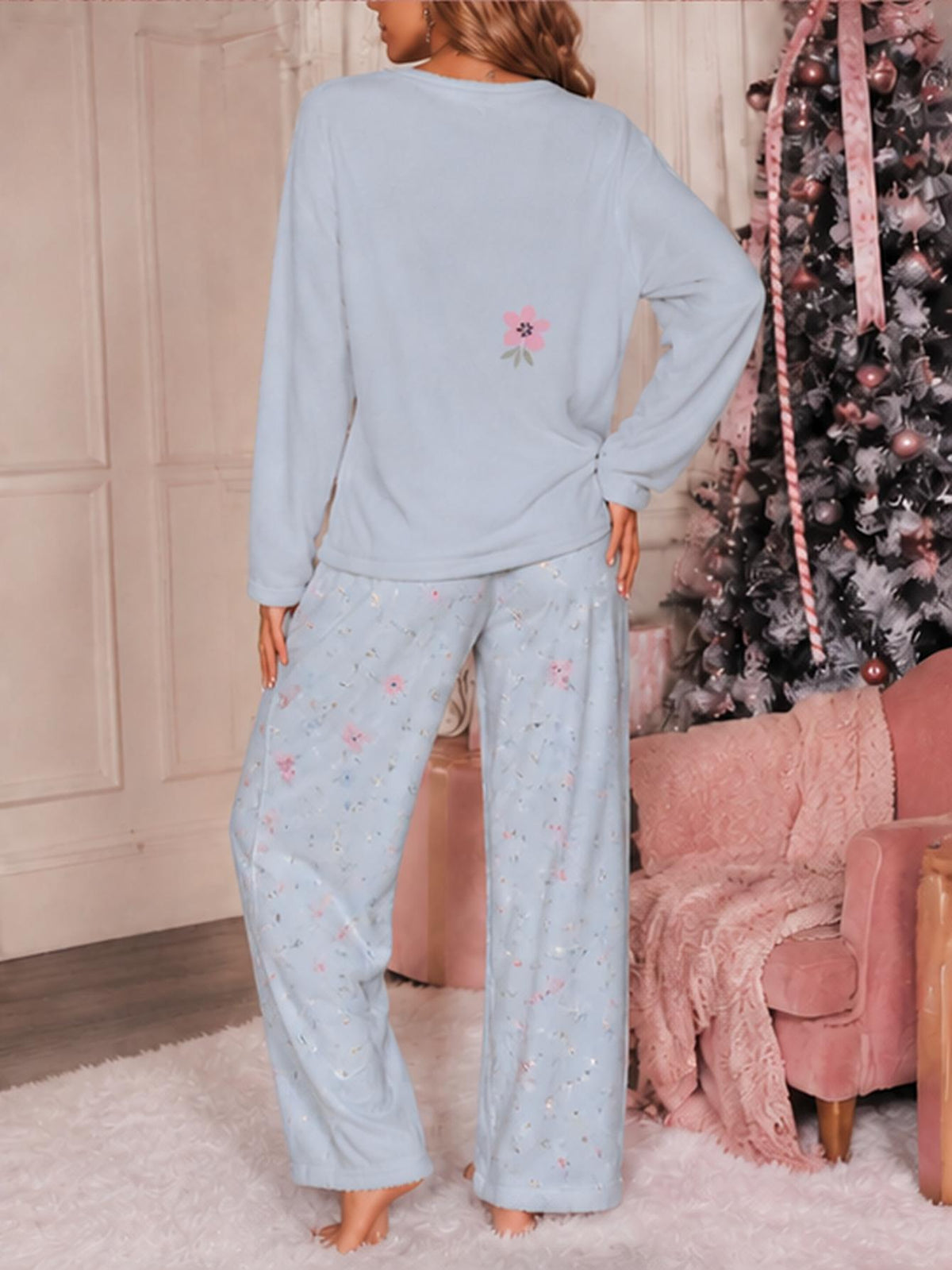 Pyjama grande taille, col rond, allure vintage, tissu opaque