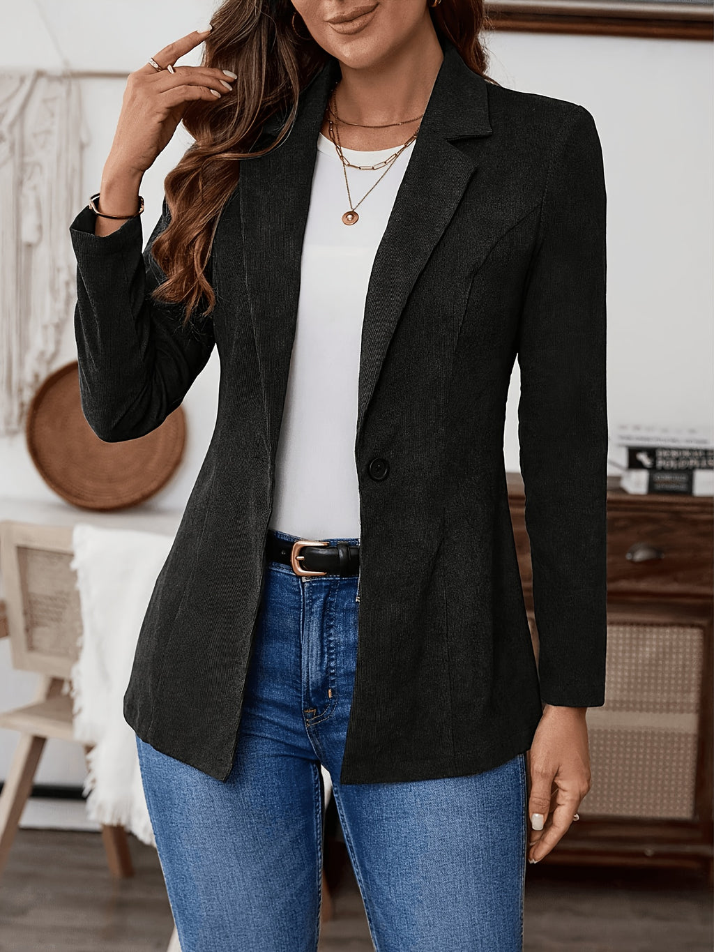 Veste grande taille, coupe oversize, manches longues, tissu léger, vue de profil