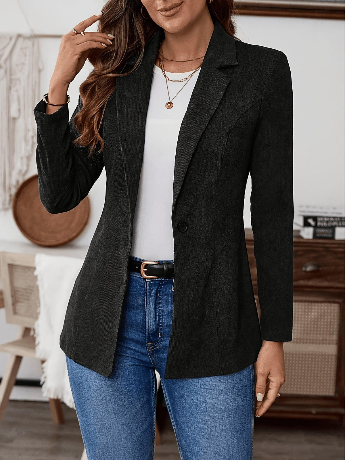 Veste grande taille, coupe oversize, manches longues, tissu léger, vue de profil