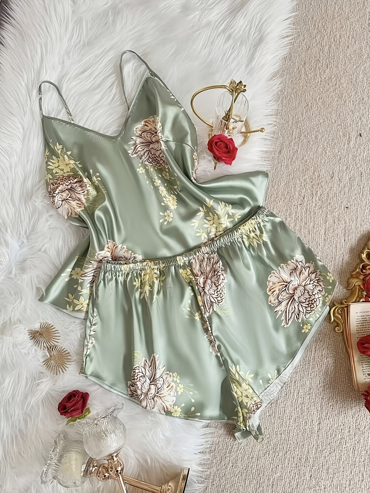 Ensemble grande taille en satin à imprimé fleuri, tombé fluide, ligne affirmée Image
