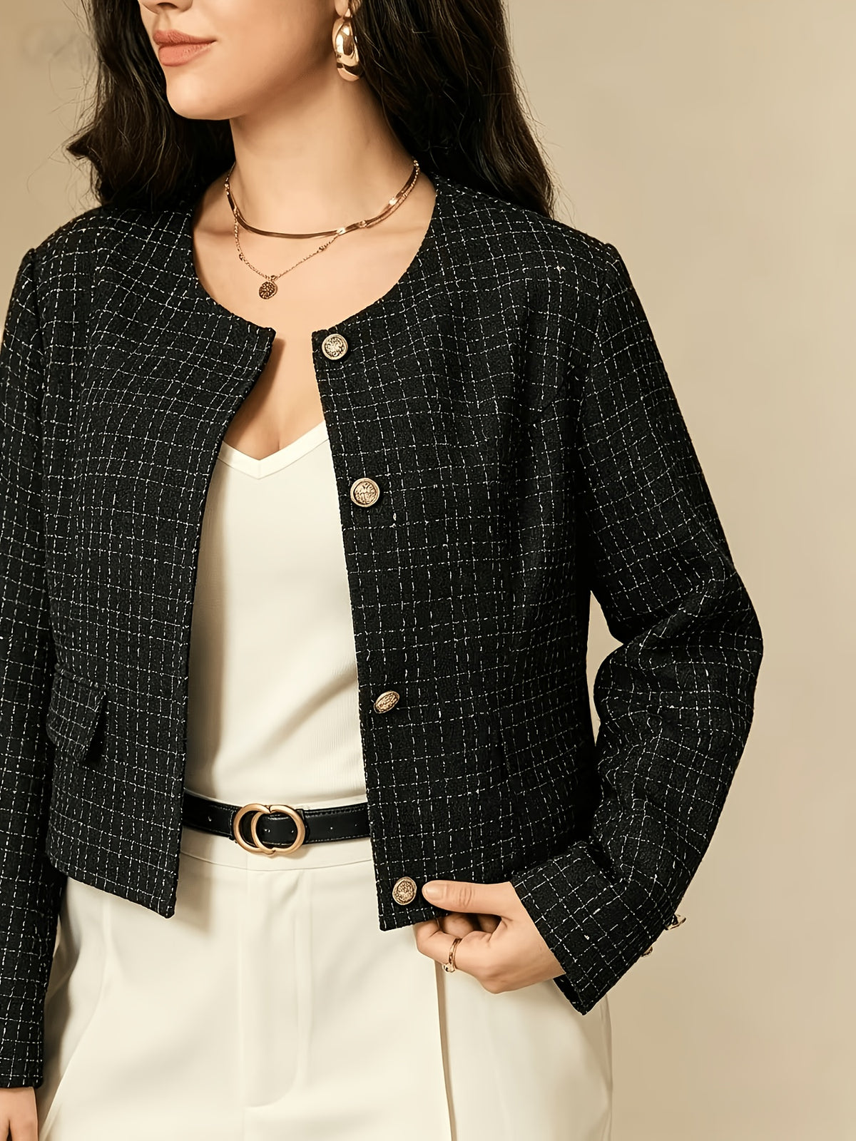 Veste grande taille en tweed, gros plan