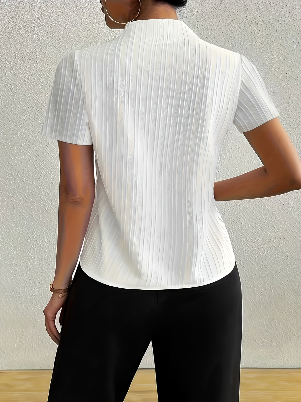 Chemise grande taille, col V, manches courtes, visuel produit