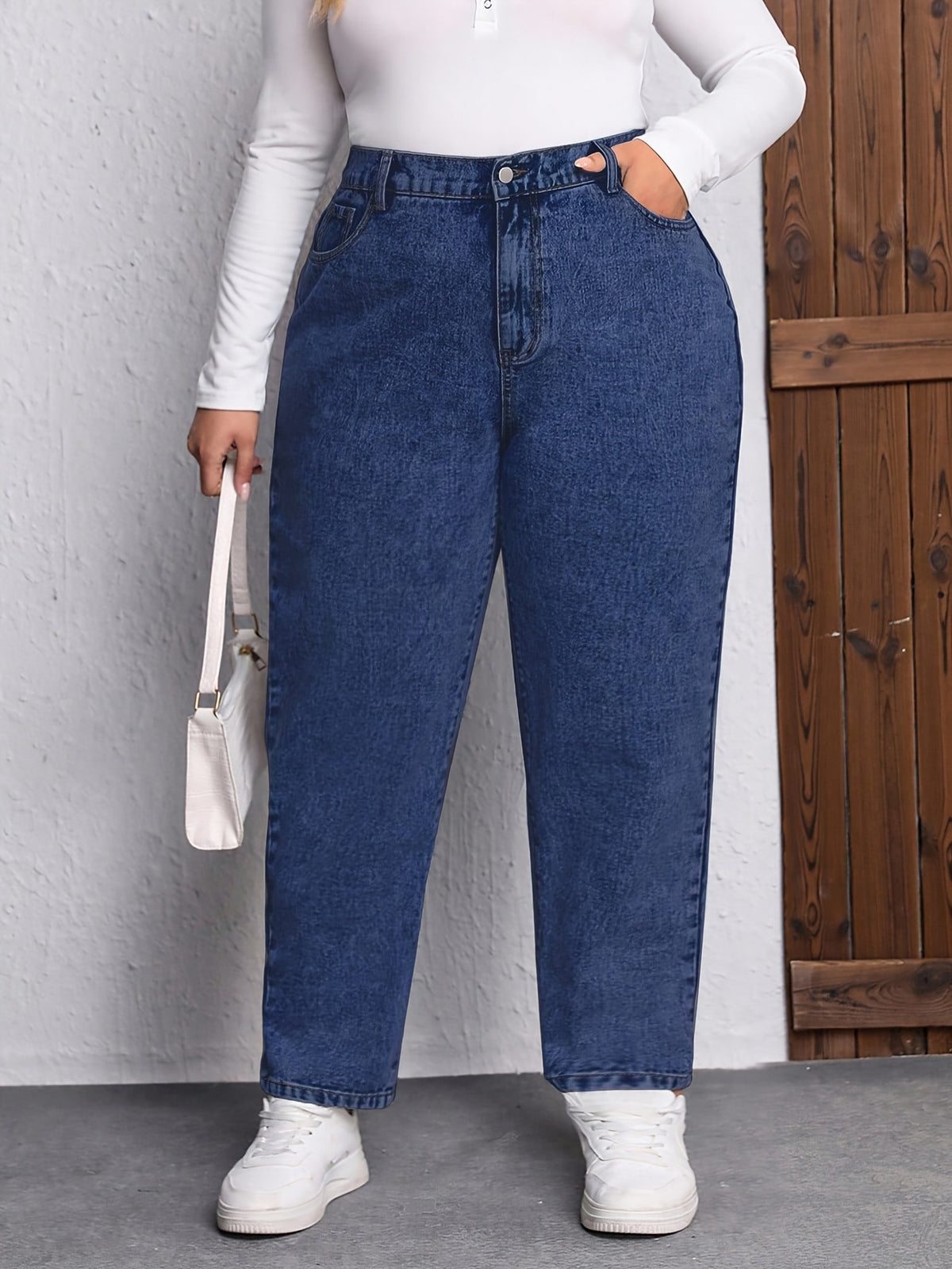 Pantalon grande taille, toucher naturel, mise en situation