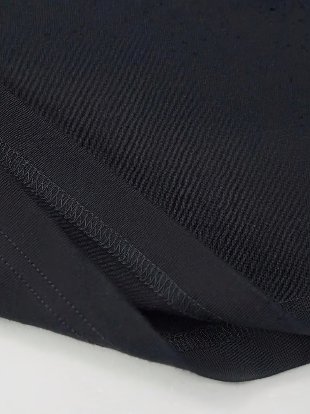 T-shirt grande taille, coupe ample, manches courtes, esprit sportif, mise en situation