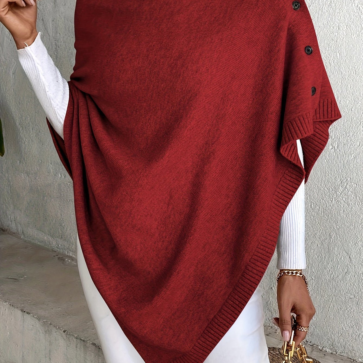 Pull grande taille, coupe oversize, épaules dénudées, vu de dos