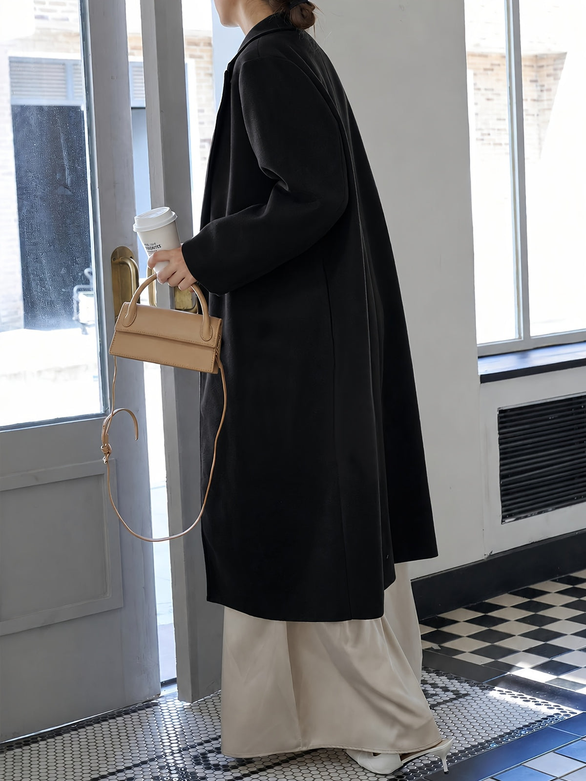 Manteau grande taille, coupe oversize, doublure, chaleur d'hiver, porté de face