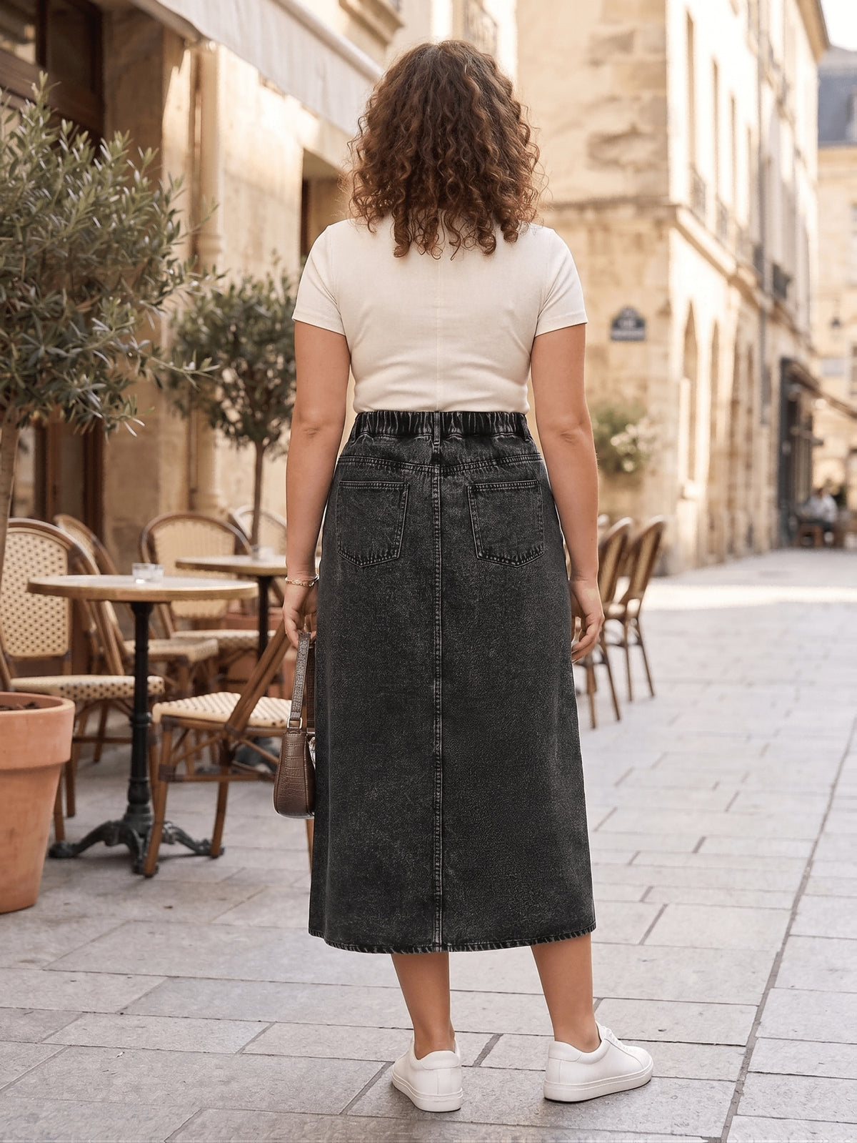 Jupe grande taille, coupe oversize, longueur midi, fente, vu de dos