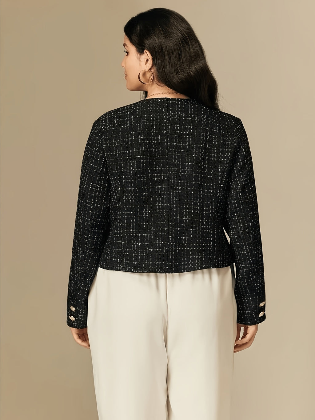 Veste grande taille en tweed, vu de dos