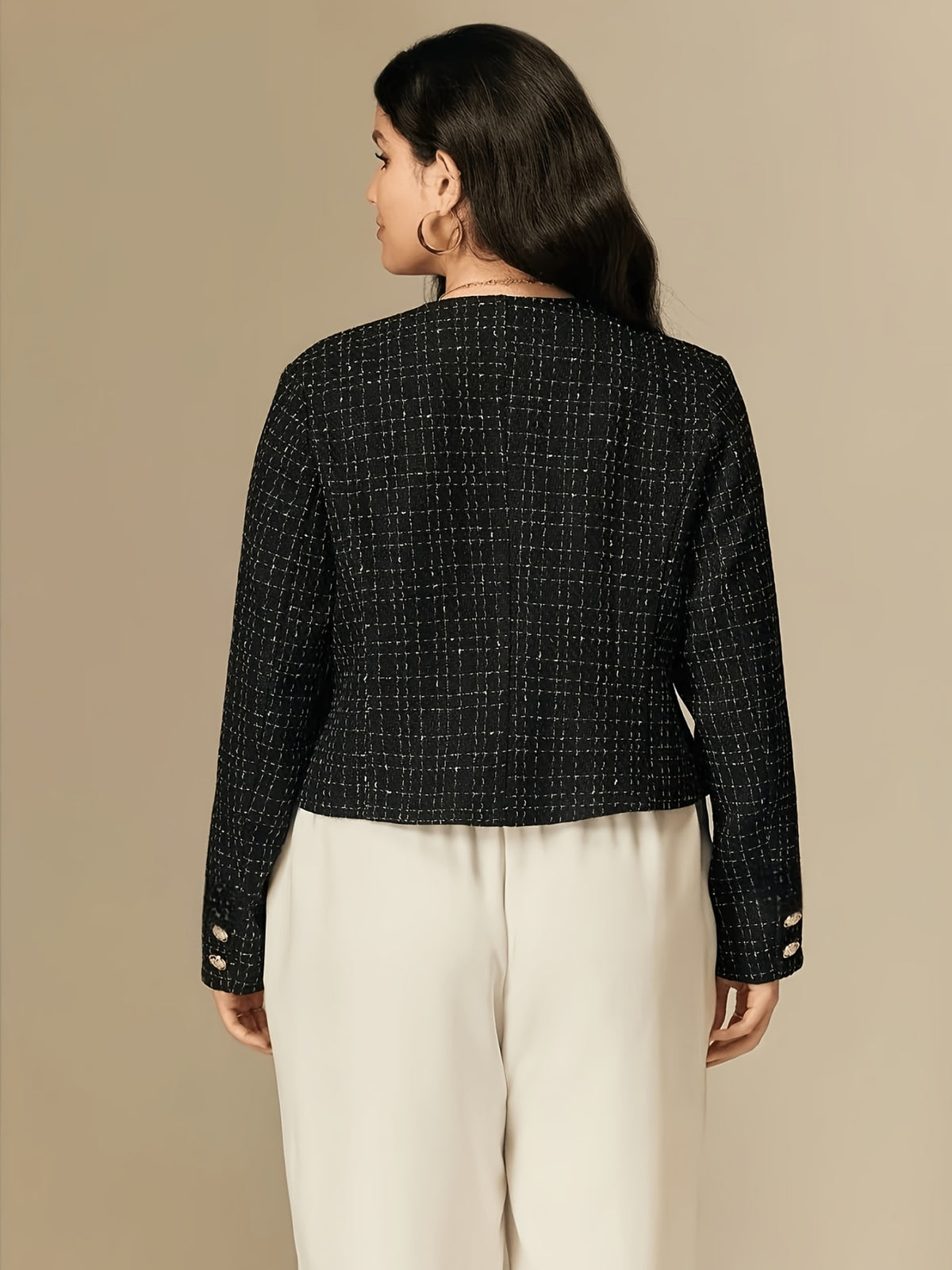 Veste grande taille en tweed, vu de dos