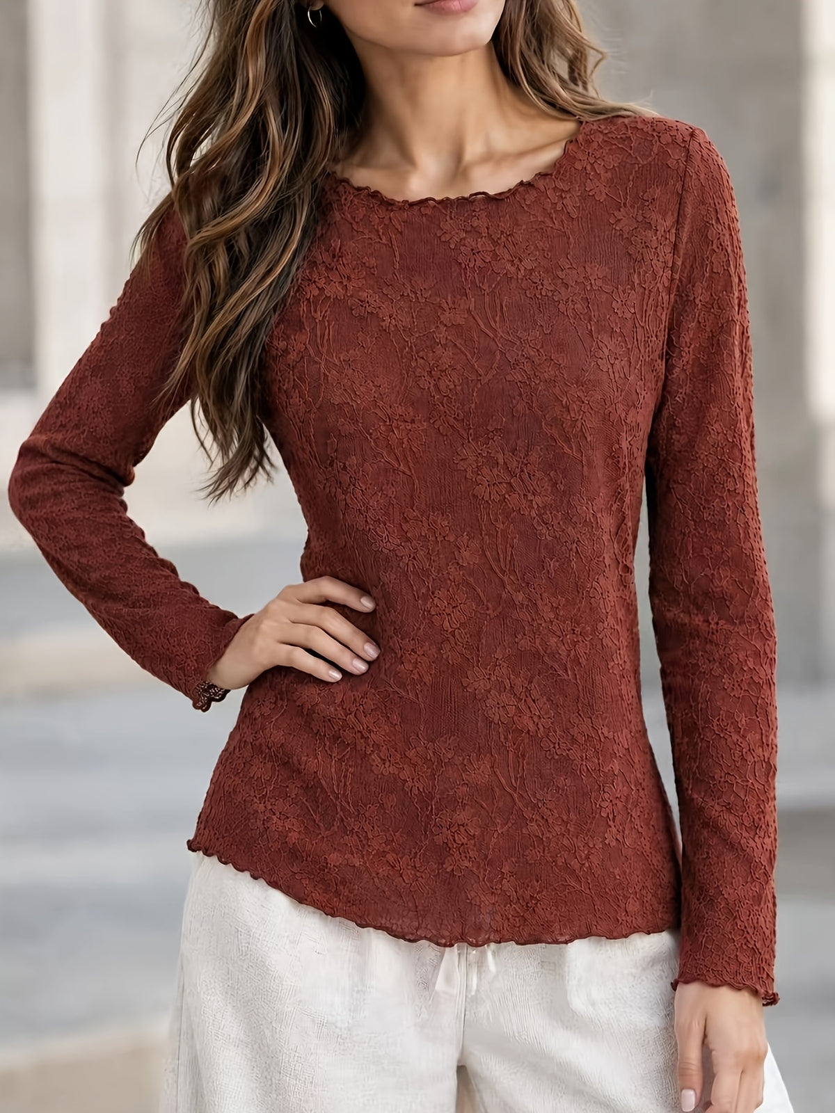 Top grande taille en dentelle, effet ajouré, chaleur d'hiver, détail du col