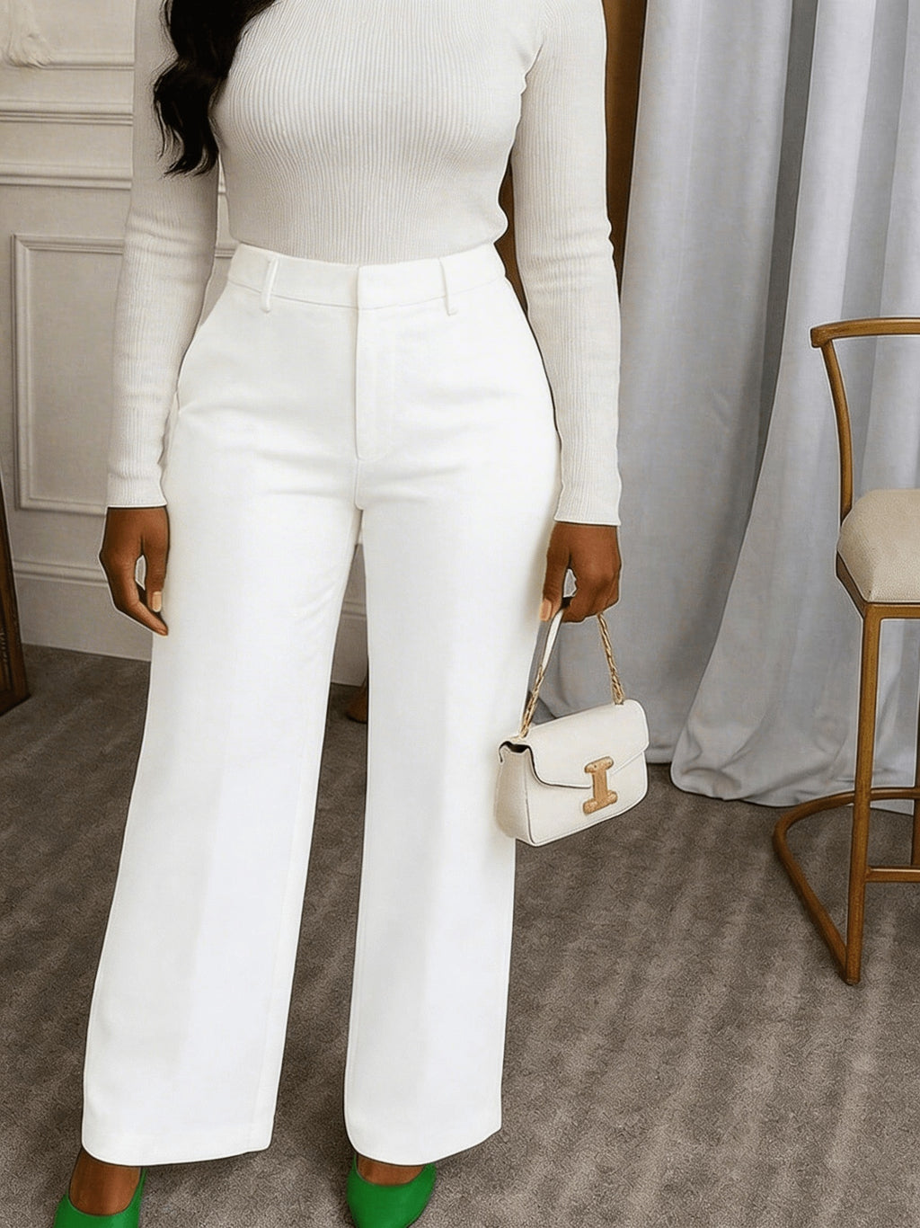 Pantalon grande taille en maille, coupe droite, poches plaquées, maille souple, détail du tissu