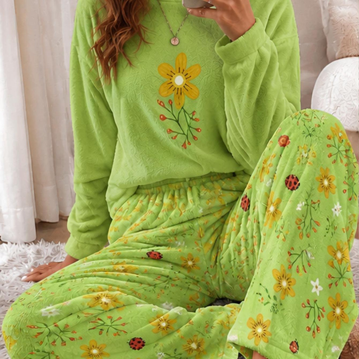 Pyjama grande taille, col rond, allure vintage Image