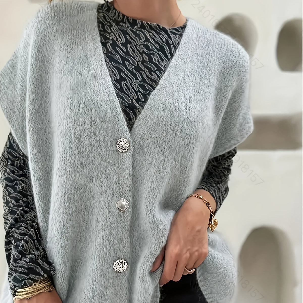 Gilet boutonné femme grande taille - Col V et maille douce Image
