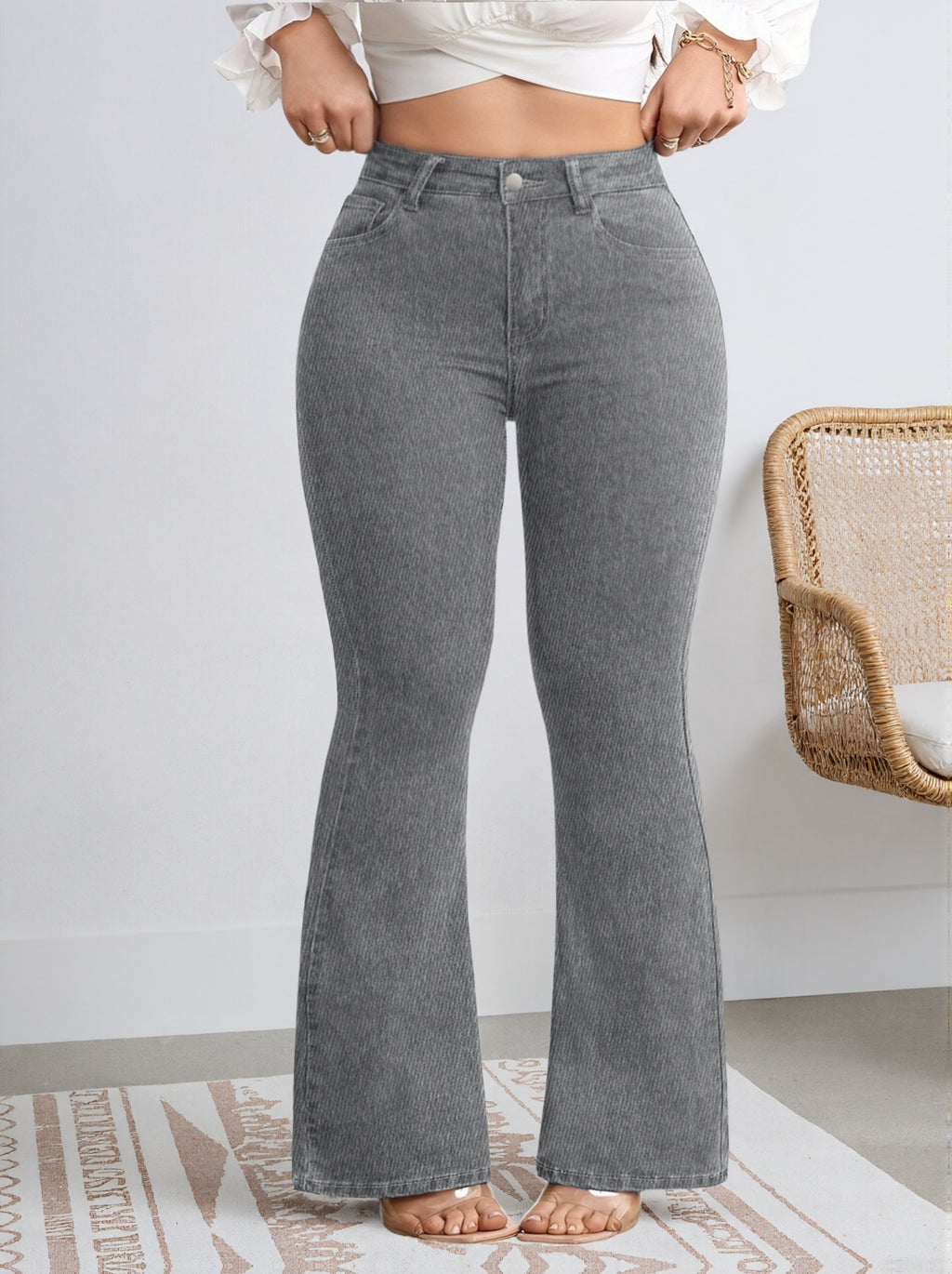 Jean flare gris grande taille — Six fibres, délavage neige
