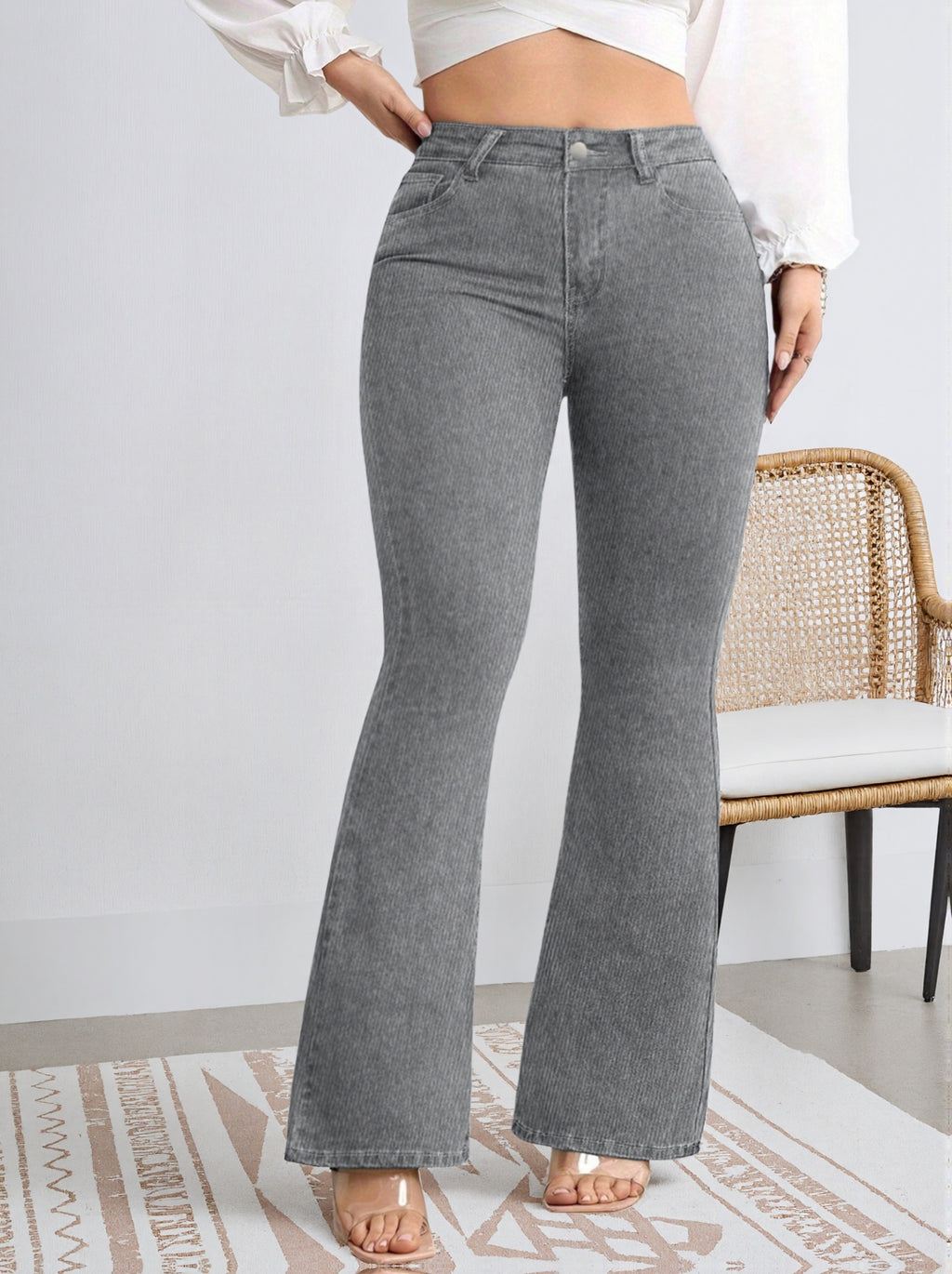 Jean flare gris grande taille — Six fibres, délavage neige