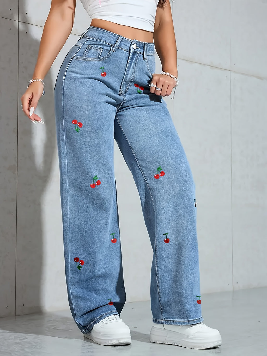 Jean taille haute grande taille — Cerises brodées, jambe large
