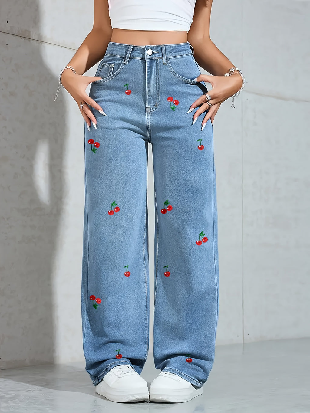 Jean taille haute grande taille — Cerises brodées, jambe large