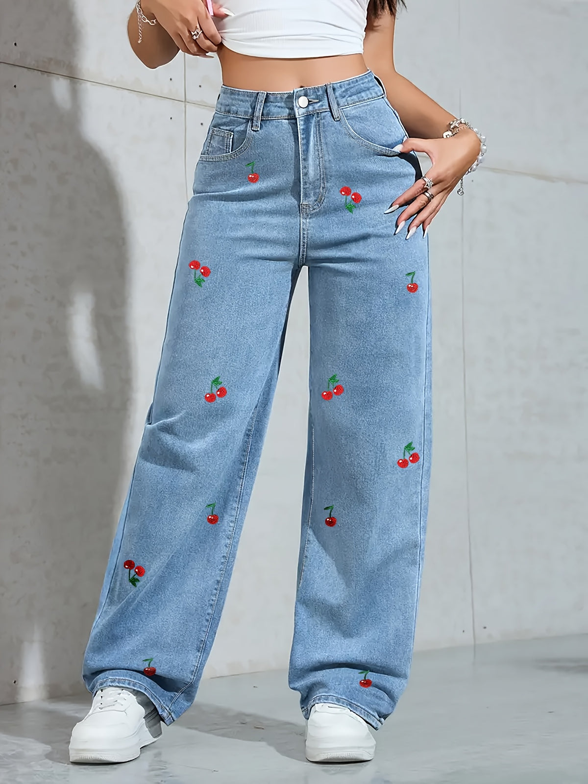 Jean taille haute grande taille — Cerises brodées, jambe large