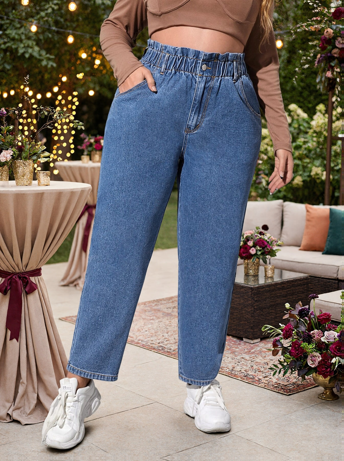 Jean mom grande taille — Volant de taille froncé, bleu moyen