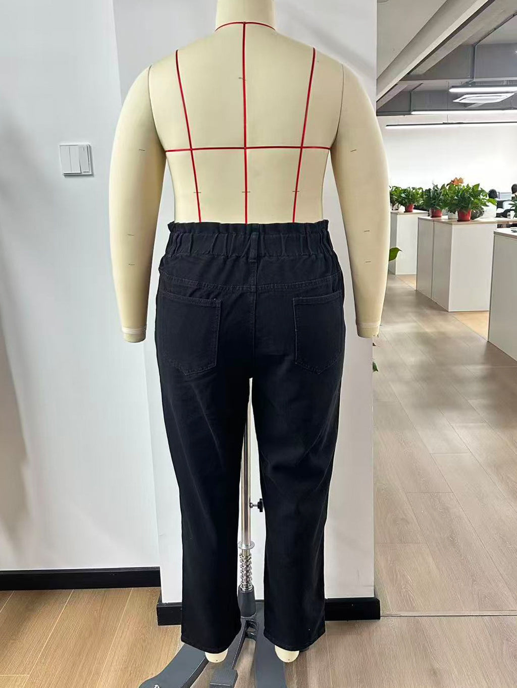 Jean mom grande taille — Volant de taille froncé, bleu moyen