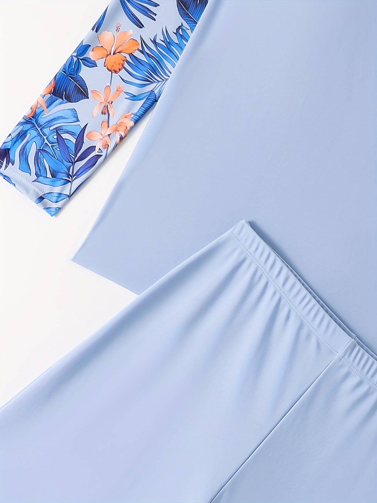 Maillot couvrant grande taille, manches fleuries