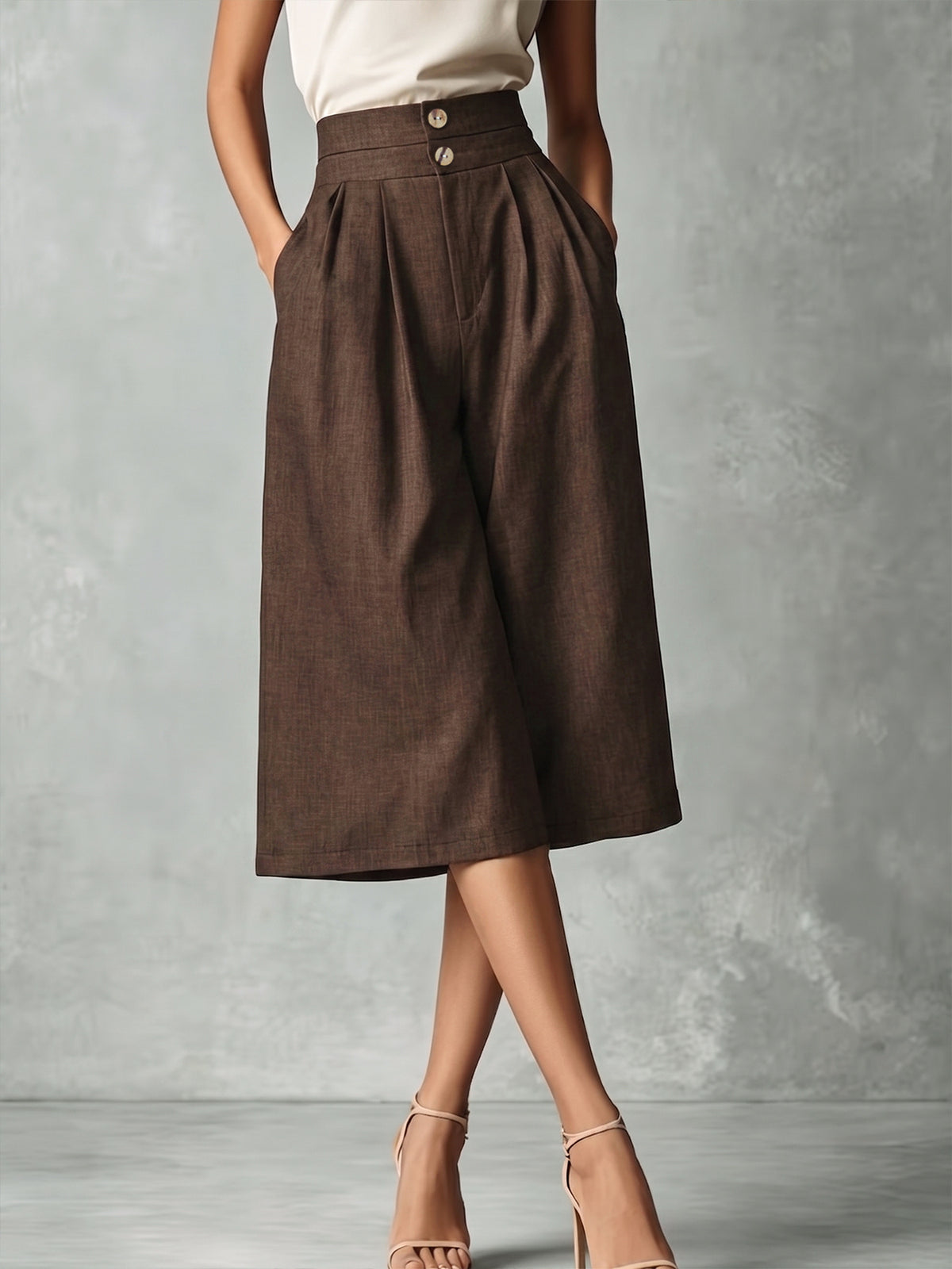 Pantacourt grande taille — Jambe large et taille haute boutonnée