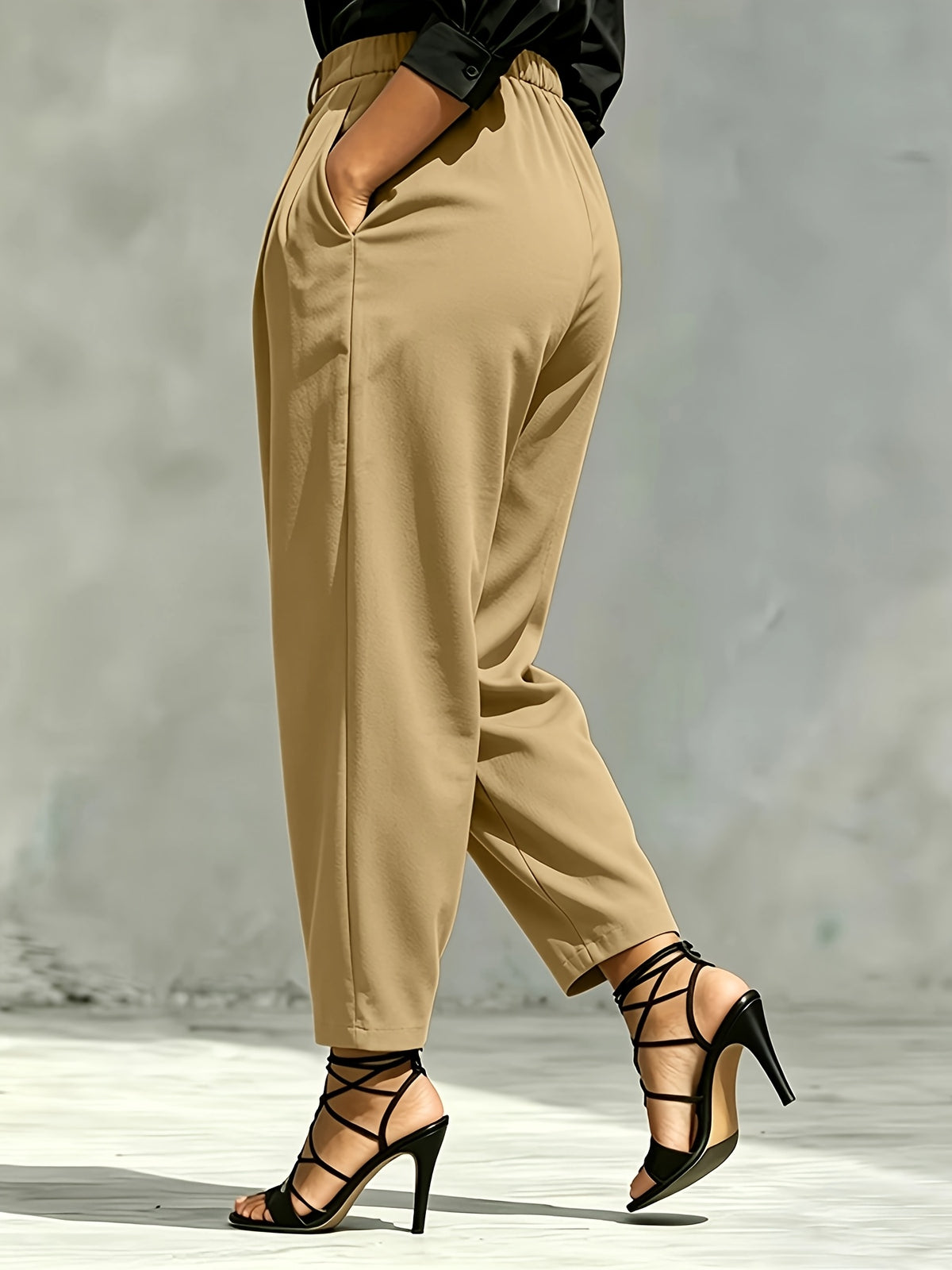 Pantalon à pinces grande taille — Noir ou sable, dos élastiqué