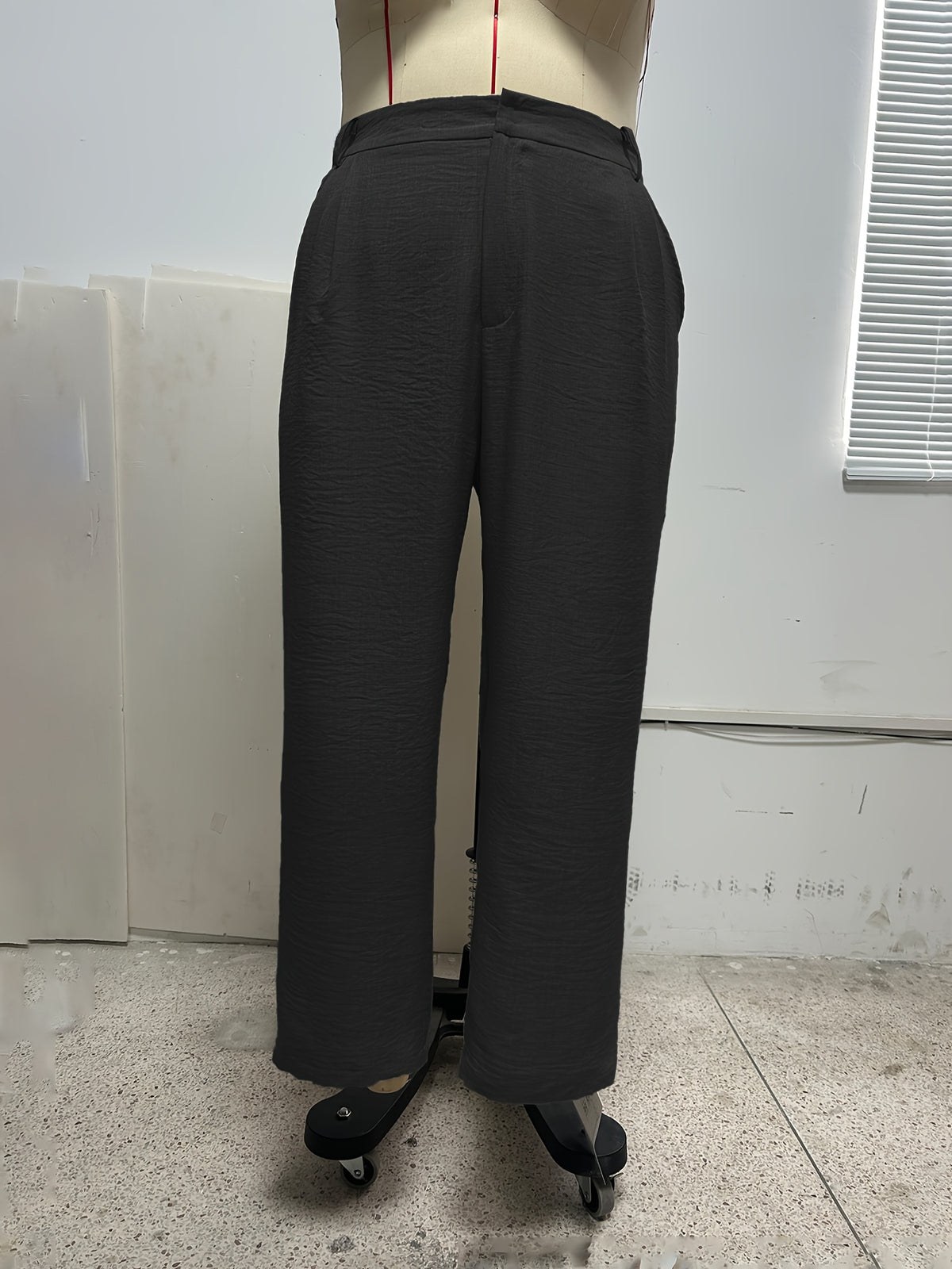 Pantalon beige clair grande taille — Dos semi-élastique