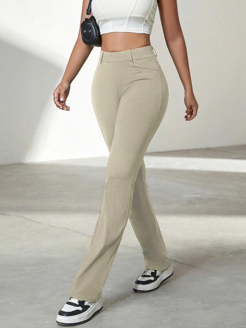 Pantalon beige grande taille — Maille extensible, jambe droite